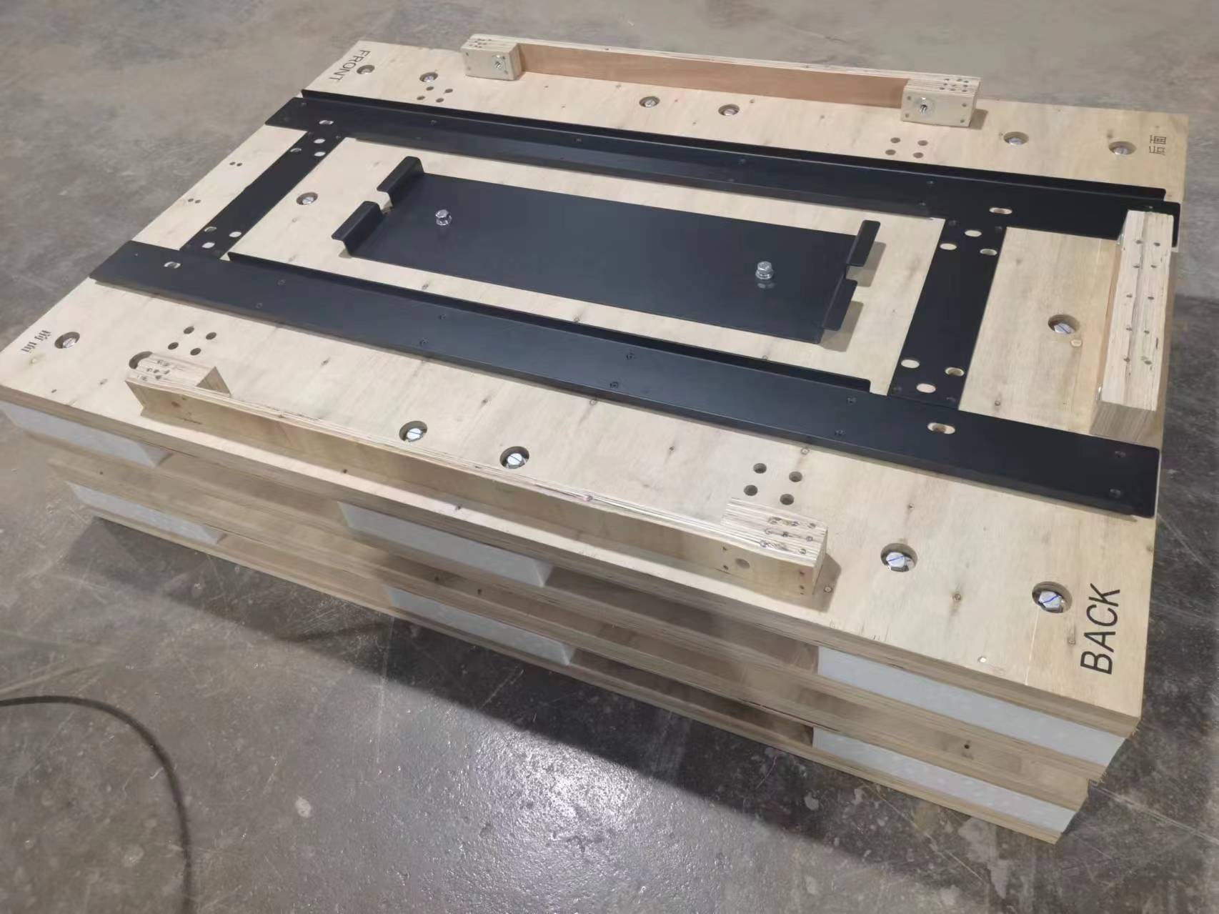 防震防滑木箱托盘包装怎么选？